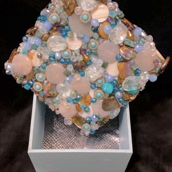 Baby blue deco box with beautiful stones - Picture 1 of 3